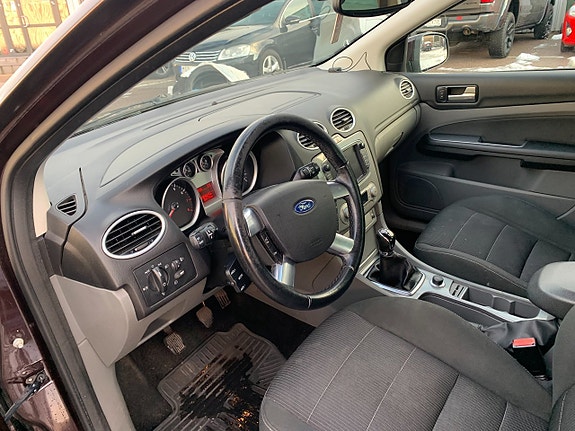 Ford Focus 12 of 14