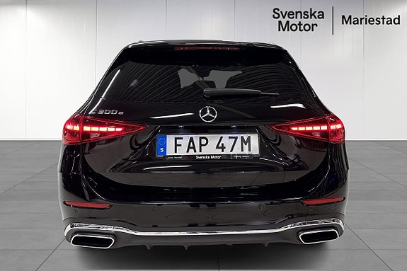 Mercedes-Benz C300 5 of 5