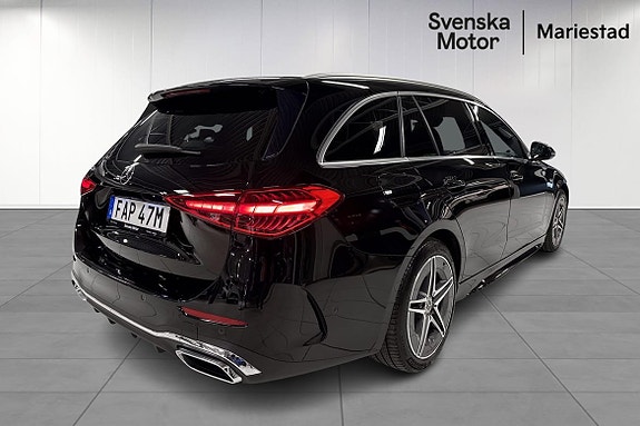 Mercedes-Benz C300 4 of 5