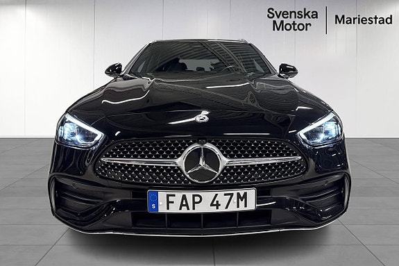 Mercedes-Benz C300 2 of 5