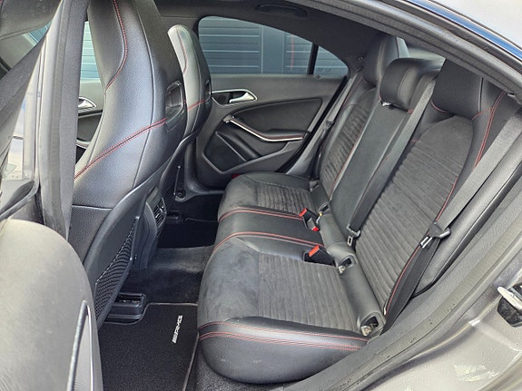 Mercedes-Benz CLA200 13 of 20