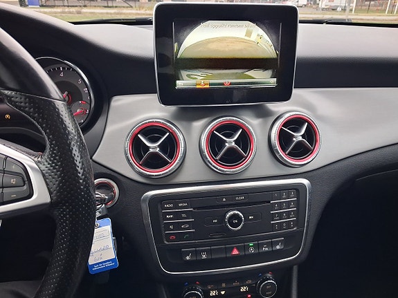 Mercedes-Benz CLA200 12 of 23