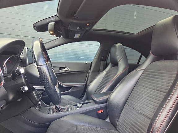 Mercedes-Benz CLA200 14 of 20