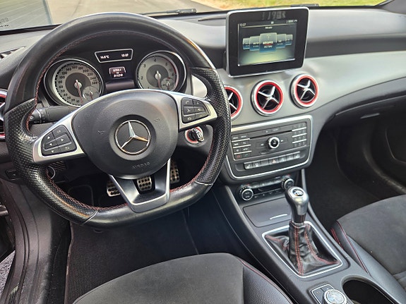 Mercedes-Benz CLA200 18 of 20