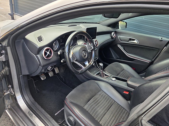Mercedes-Benz CLA200 11 of 20