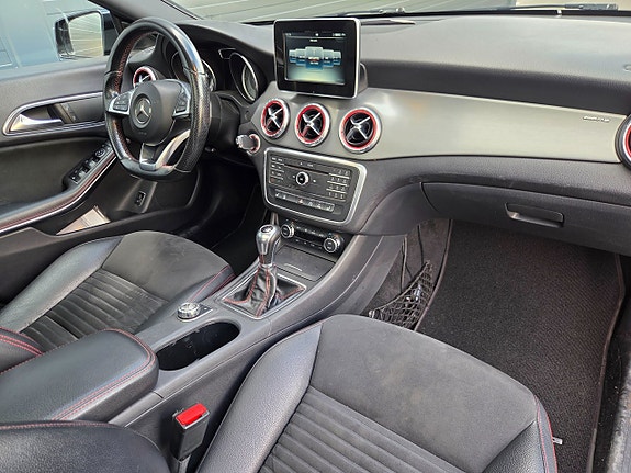 Mercedes-Benz CLA200 16 of 20