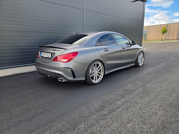 Mercedes-Benz CLA200 8 of 20