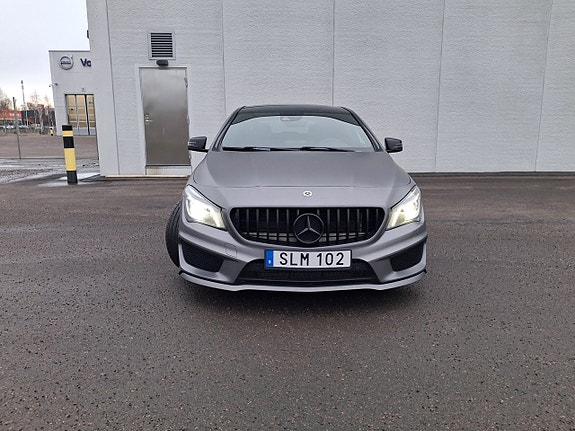 Mercedes-Benz CLA200 3 of 5