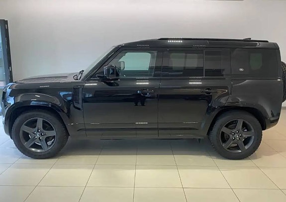 Land Rover Defender 110 2 of 5