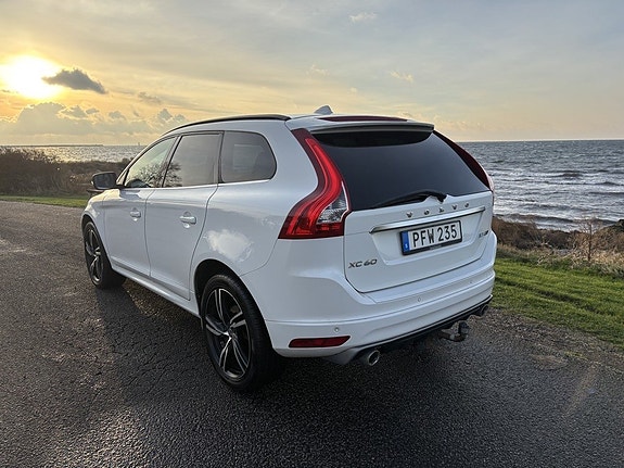 Volvo XC60 3 of 18