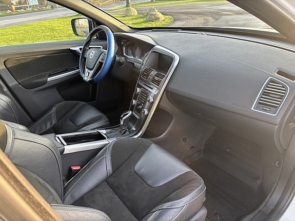 Volvo XC60 10 of 18