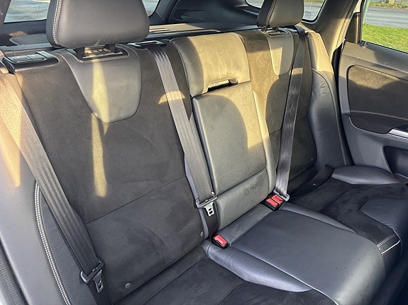 Volvo XC60 12 of 18