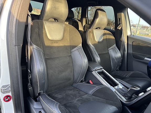 Volvo XC60 11 of 18