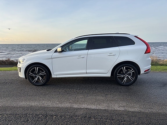 Volvo XC60 2 of 18