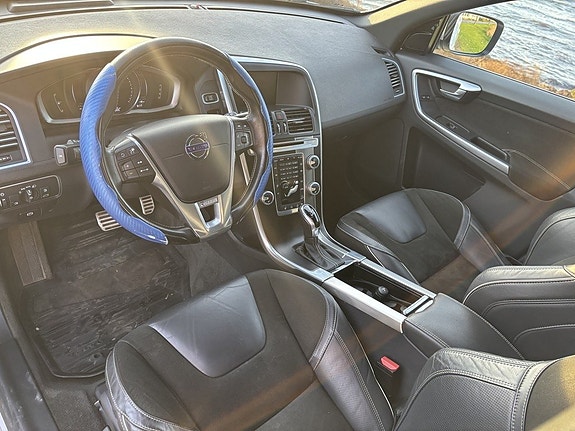 Volvo XC60 7 of 18
