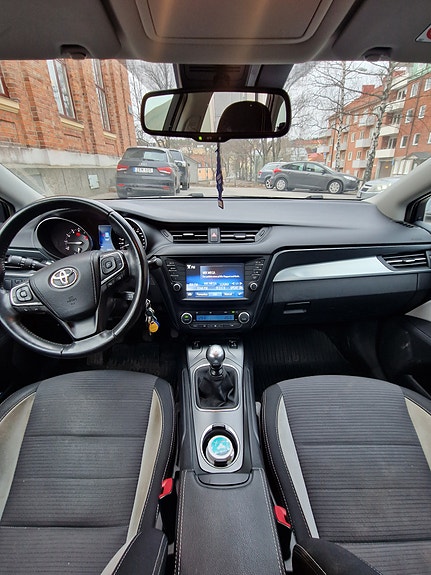 Toyota Avensis 6 of 10