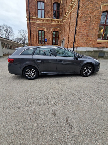 Toyota Avensis 9 of 10