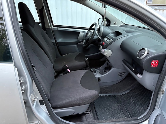 Toyota Aygo 12 of 14