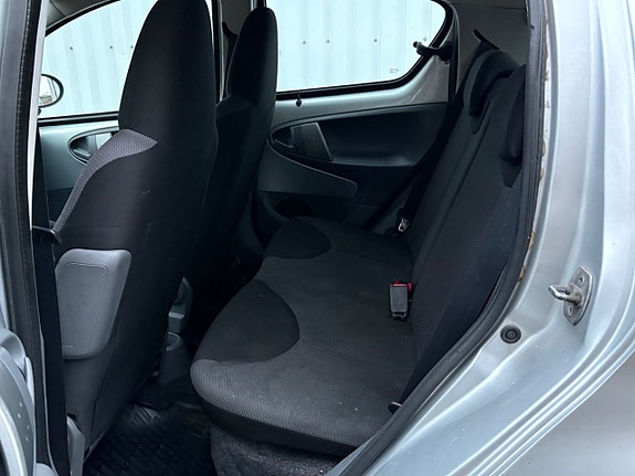 Toyota Aygo 10 of 14