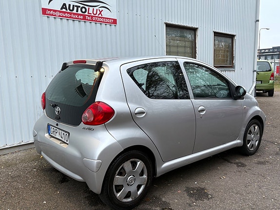 Toyota Aygo 7 of 14