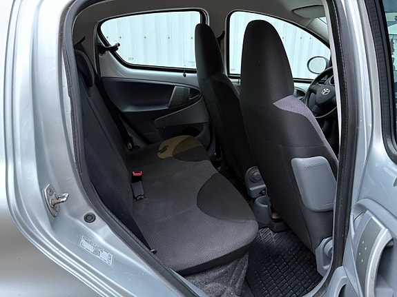 Toyota Aygo 11 of 14