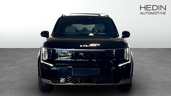 Kia EV9 2 of 13