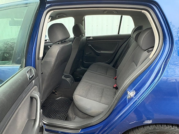 Volkswagen Golf V 9 of 14