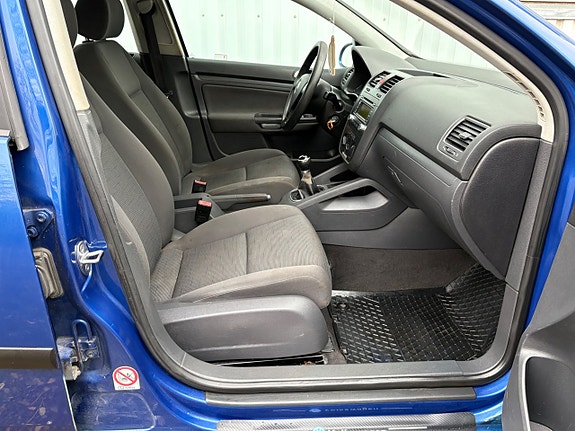 Volkswagen Golf V 11 of 14