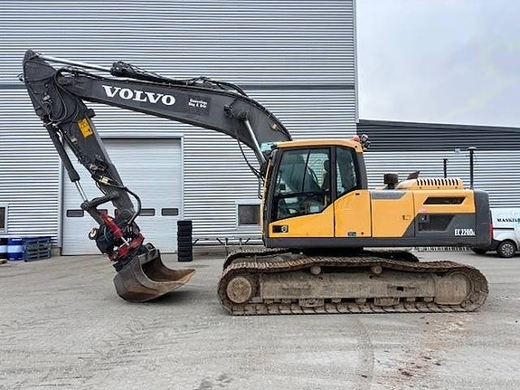Volvo EC 220 D