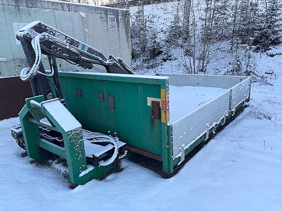 Begagnad Flak med kran Hiab