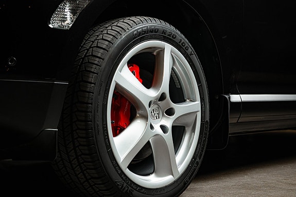 Porsche Cayenne Turbo 30 of 30