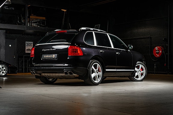 Porsche Cayenne Turbo 5 of 5