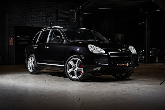 Porsche Cayenne Turbo 7 of 30