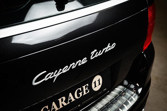 Porsche Cayenne Turbo 25 of 30