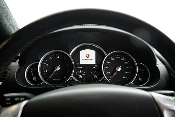 Porsche Cayenne Turbo 18 of 30