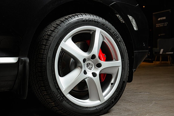 Porsche Cayenne Turbo 27 of 30