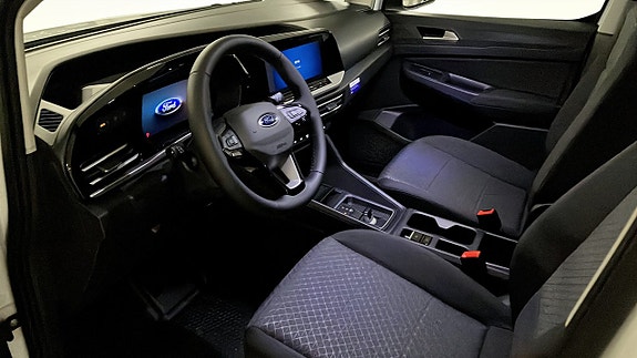 Ford Transit Connect 4 of 9