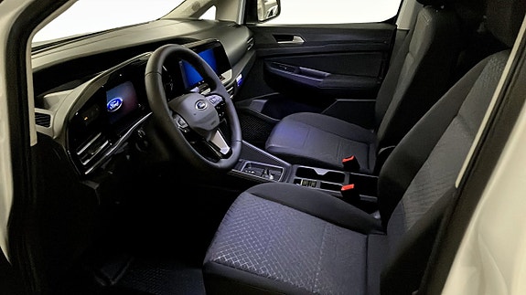 Ford Transit Connect 5 of 9