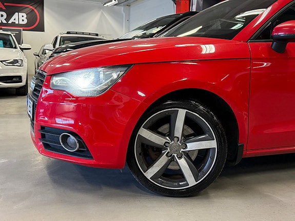 Audi A1 2 of 26