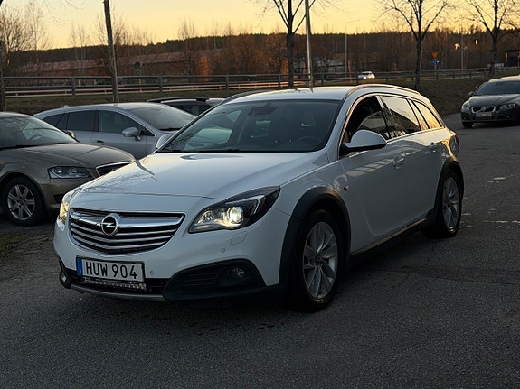 Opel Insignia Country Tourer 2 of 5