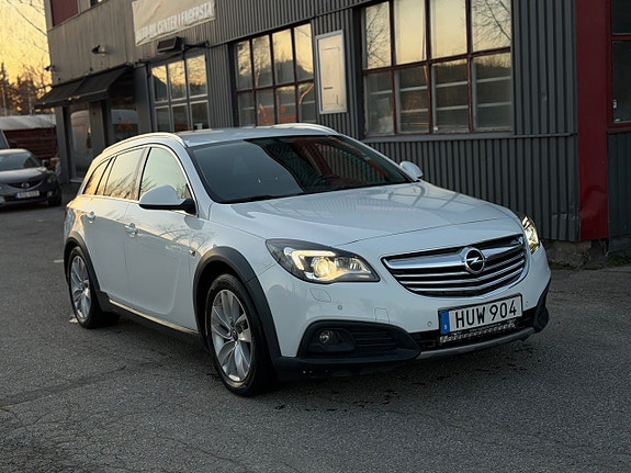 Opel Insignia Country Tourer 3 of 5