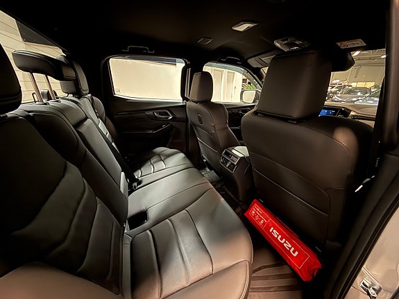 Isuzu D-max 10 of 15