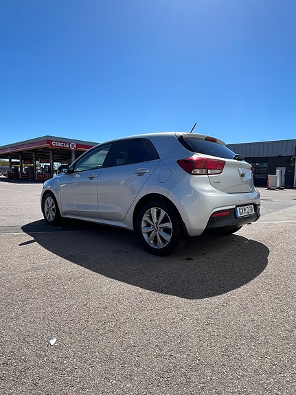Kia Rio 4 of 12