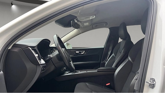 Volvo V60 Cross Country 5 of 8