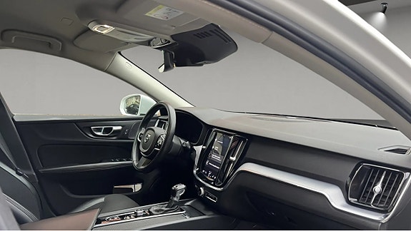 Volvo V60 Cross Country 6 of 8