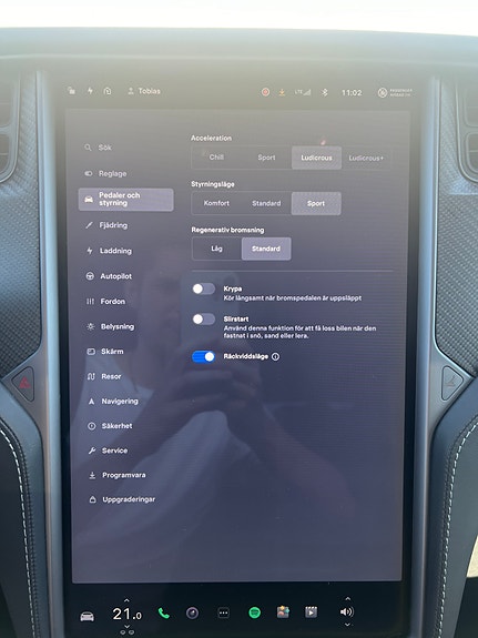 Tesla Model S 7 of 11