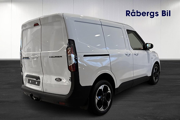 Ford E-Transit Courier 4 of 5
