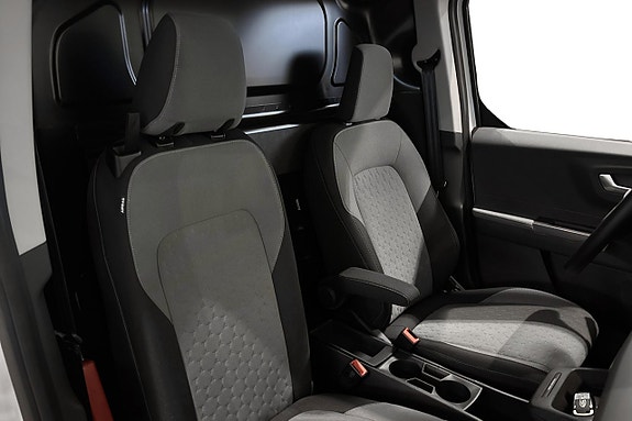 Ford E-Transit Courier 9 of 11