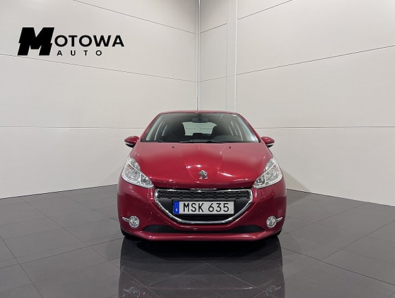 Peugeot 208 3 of 5