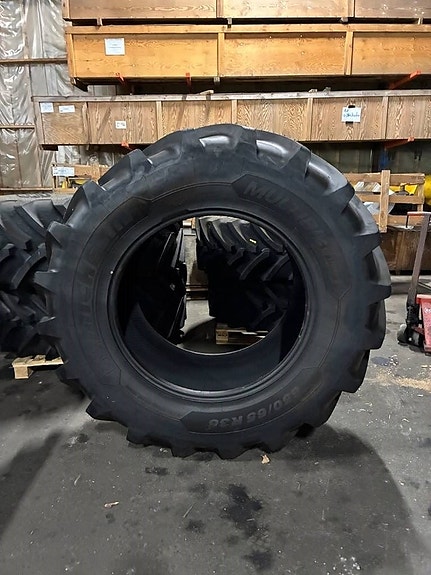 Michelin 650/65 R38